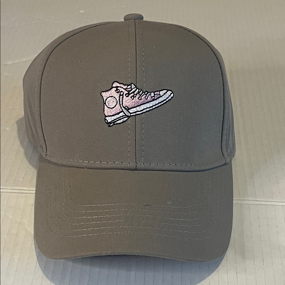 Gray Cap with Pink Sneaker Embroidery NWT - Picture 3 of 10